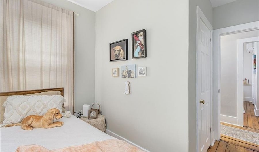 5 Conrad Ct, Newport, RI 02840 - 4 Beds, 2 Bath