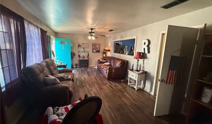702 W Main St, Atkins, AR 72823 - 3 Beds, 2 Bath