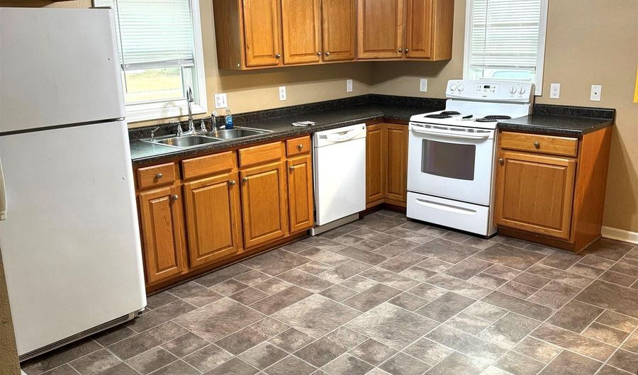 121 N Woodworth St, Algona, IA 50511 - 3 Beds, 3 Bath