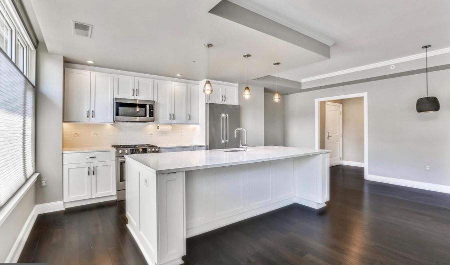 4915 HAMPDEN Ln 101, Bethesda, MD 20814 - 2 Beds, 2 Bath