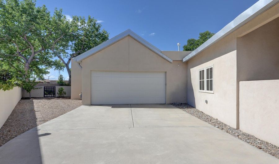 2204 Via Granada Pl NW, Albuquerque, NM 87104 - 3 Beds, 2 Bath