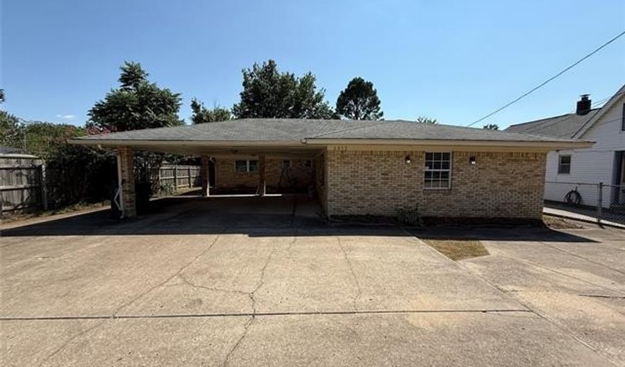 3812 E 36th St, Tulsa, OK 74135 - 3 Beds, 2 Bath