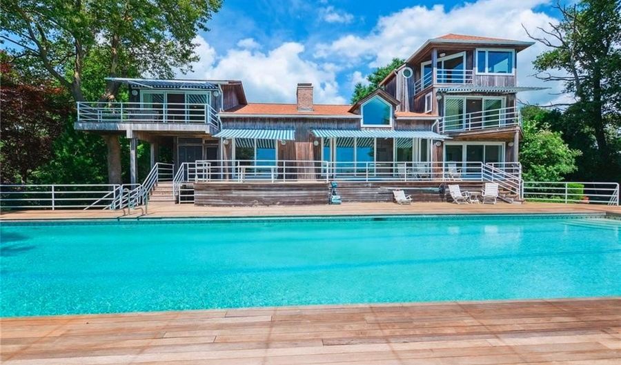 275 Boston Neck Rd, Narragansett, RI 02882 - 4 Beds, 6 Bath