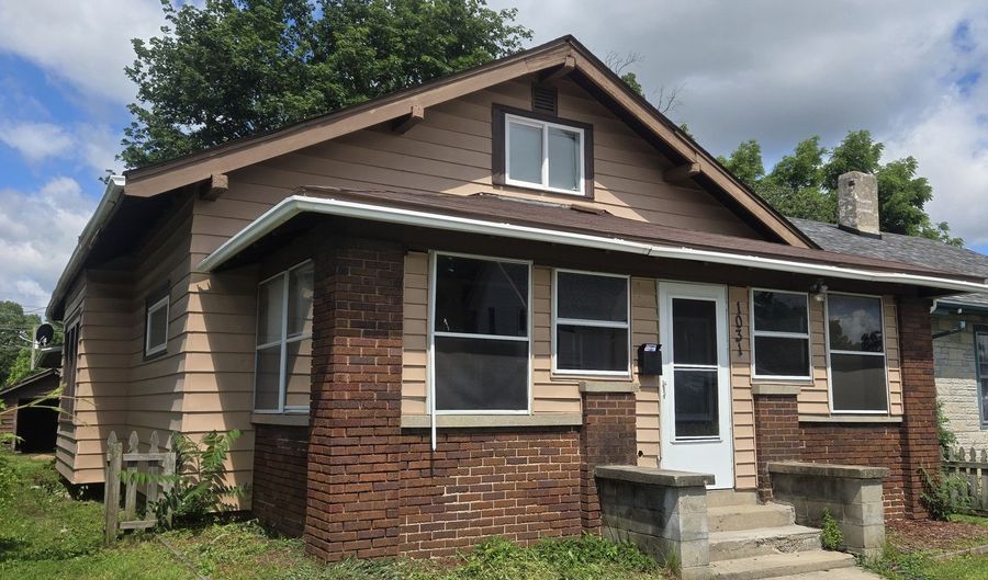1031 Hendricks St, Anderson, IN 46016 - 3 Beds, 1 Bath