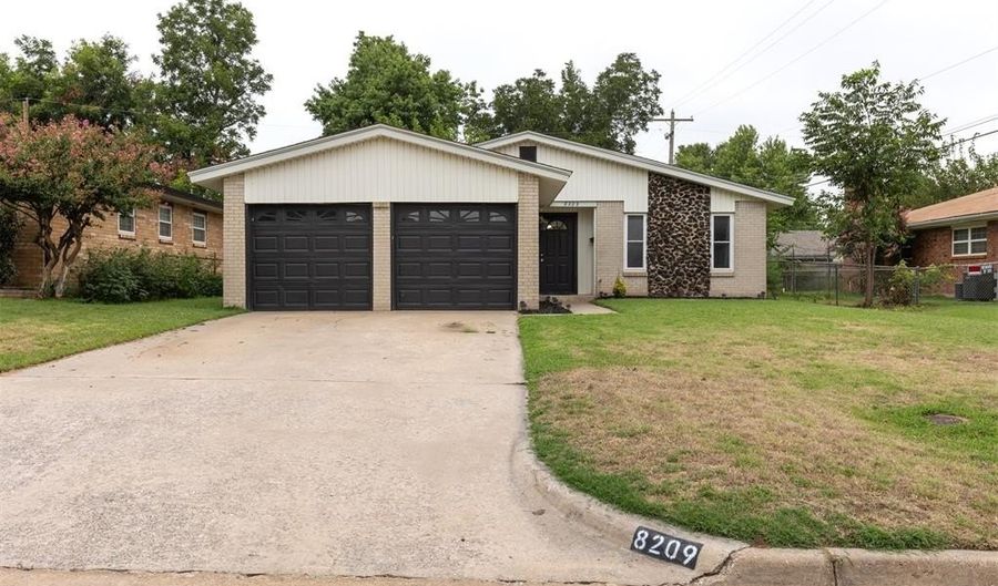 8209 NW 28th St, Bethany, OK 73008 - 3 Beds, 2 Bath