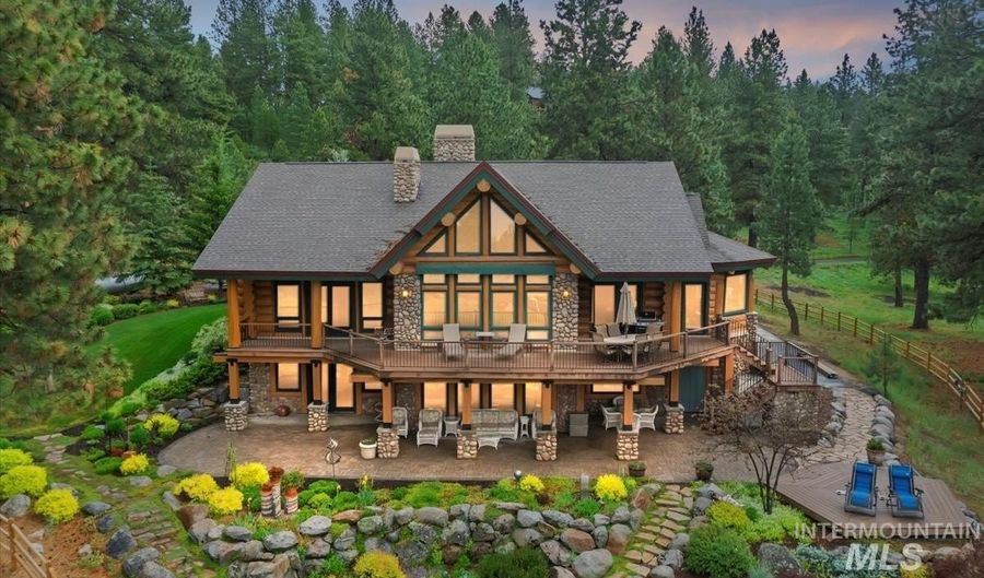 1533 Pine Lakes Ranch Dr, Cascade, ID 83611 - 4 Beds, 3 Bath
