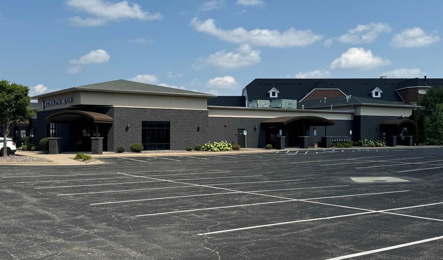 1600 N CASALOMA Dr 1648,1660,1680, Appleton, WI 54913 - 0 Beds, 0 Bath