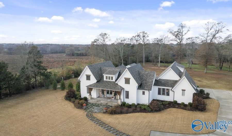 2582 S Broad St, Albertville, AL 35950 - 3 Beds, 3 Bath