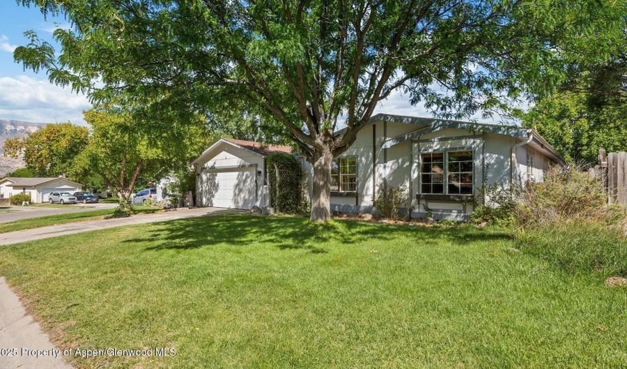 61 Cedar Cir, Battlement Mesa, CO 81635 - 3 Beds, 2 Bath