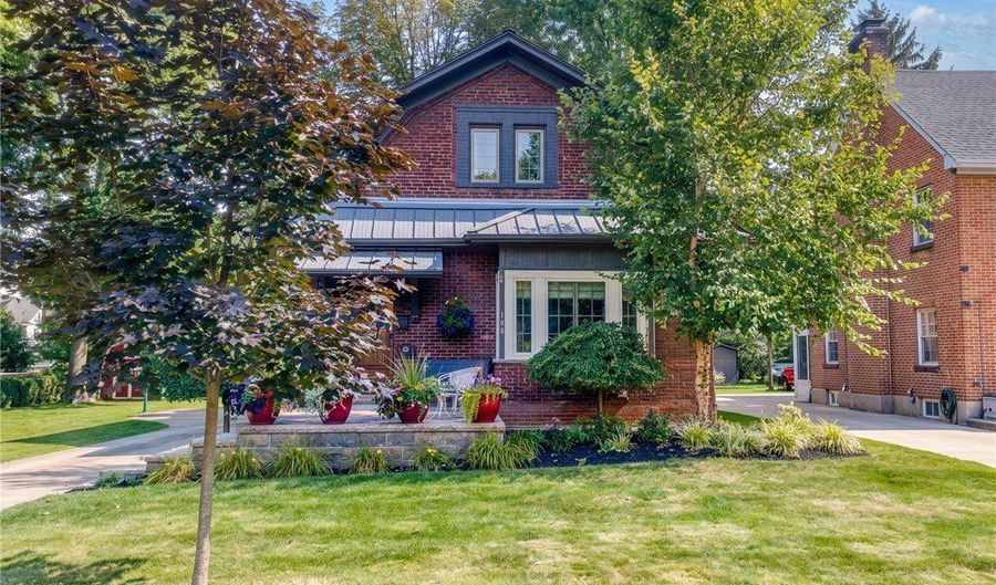 168 Castle Blvd, Akron, OH 44313 - 3 Beds, 3 Bath
