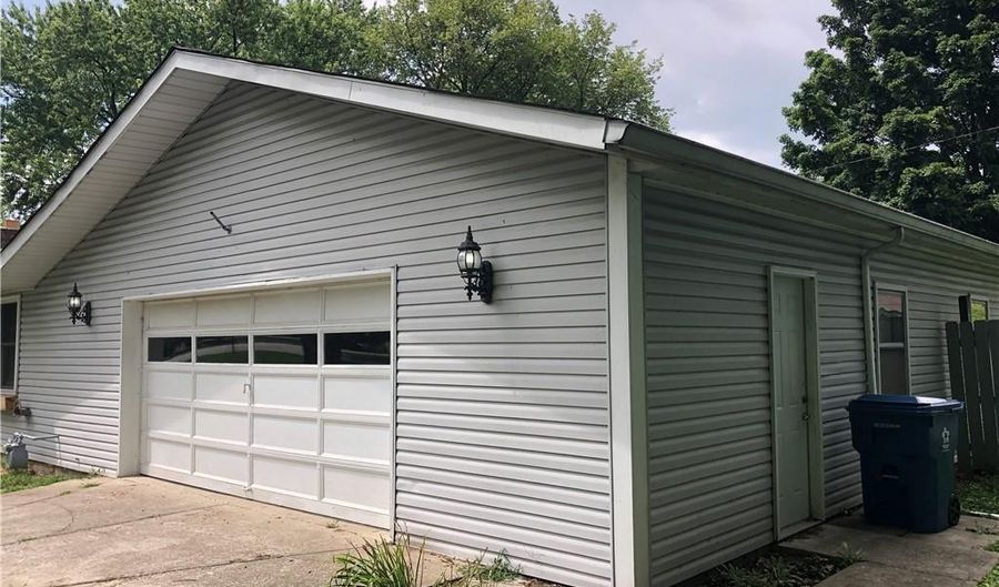 458 W Stop 11 Rd, Indianapolis, IN 46217 - 3 Beds, 2 Bath