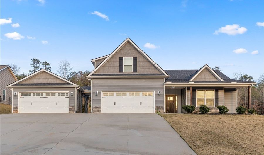 251 Inlet Pointe Dr, Anderson, SC 29625 - 3 Beds, 3 Bath