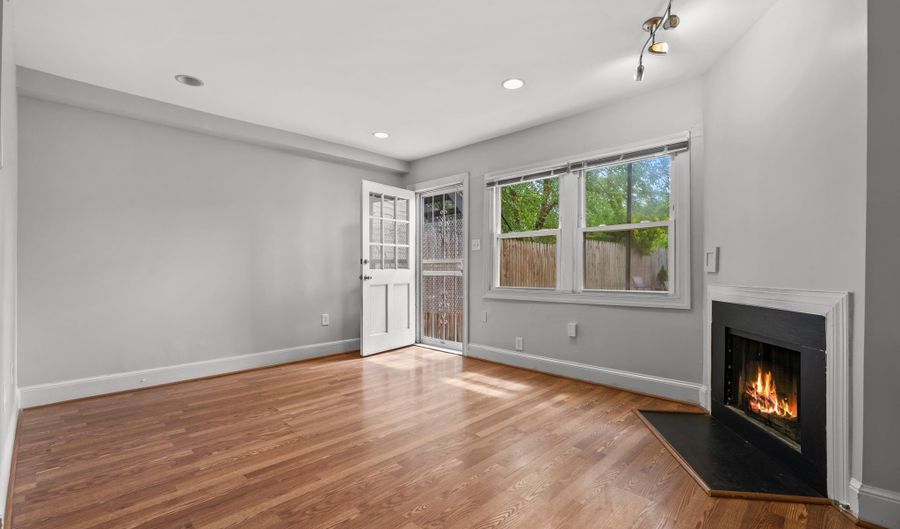 1815 E CAPITOL St SE 1, Washington, DC 20003 - 1 Beds, 1 Bath