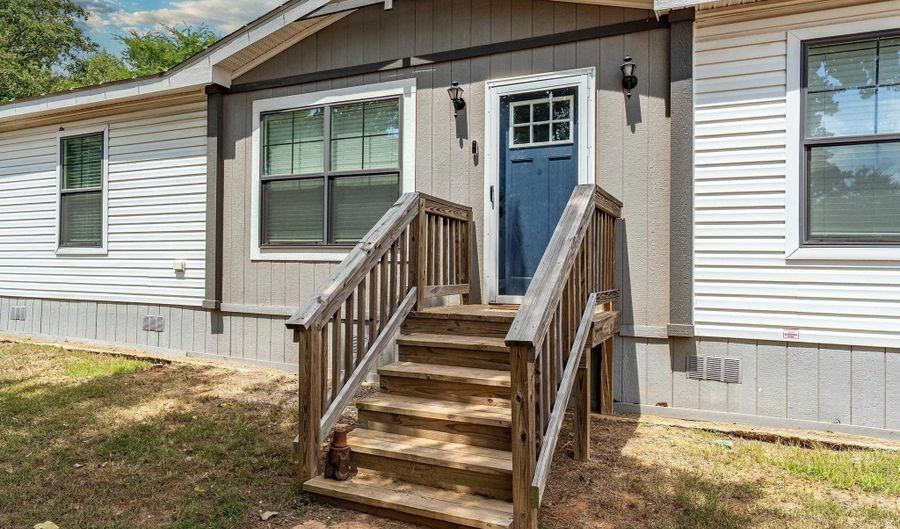 7494 N US Highway 69, Alba, TX 75410 - 4 Beds, 2 Bath