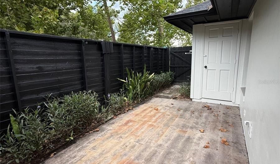 435 BLUE BIRD St, Apopka, FL 32703 - 2 Beds, 1 Bath