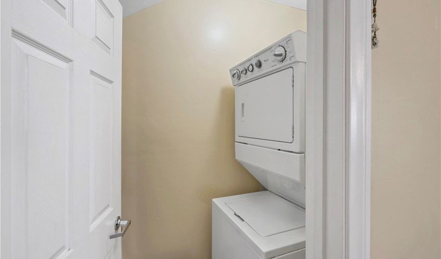 2546 S Bronson Ave, Los Angeles, CA 90018 - 5 Beds, 4 Bath