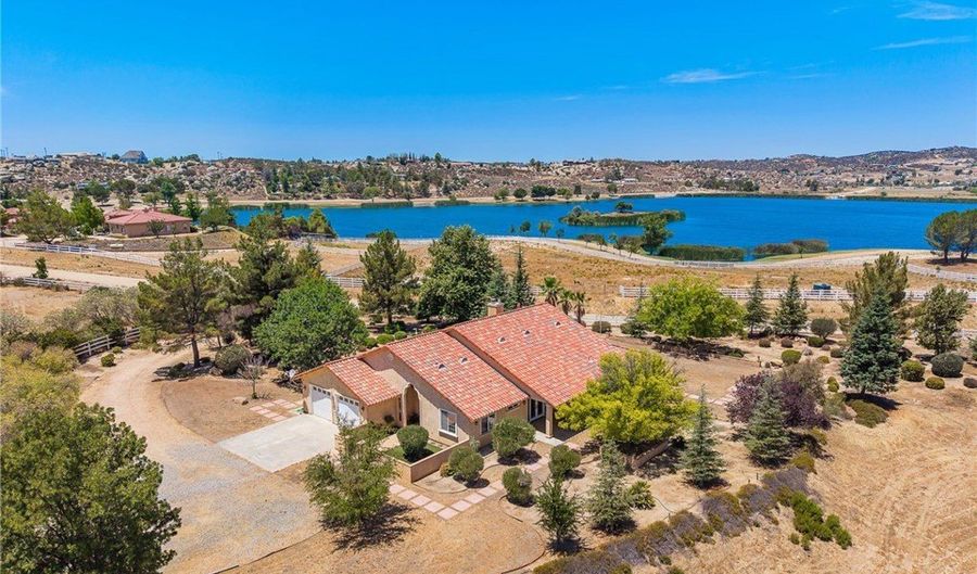 41810 Lakefront Dr, Aguanga, CA 92536 - 3 Beds, 2 Bath