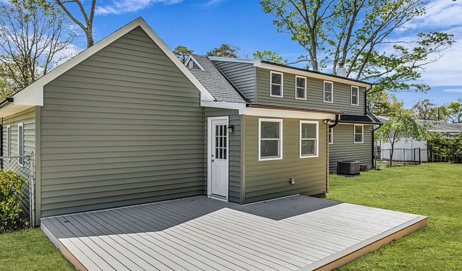 620 Tiller Ave, Beachwood, NJ 08722 - 4 Beds, 2 Bath