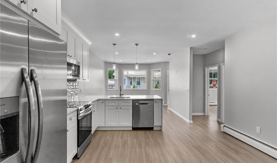 34 Vermont St, Cranston, RI 02920 - 4 Beds, 3 Bath