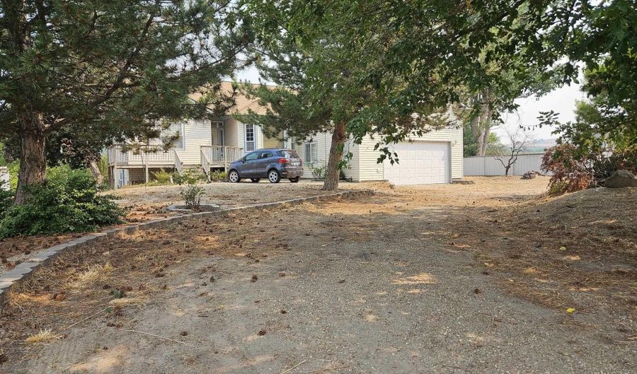 20300 Ila Ln, Caldwell, ID 83607 - 3 Beds, 2 Bath