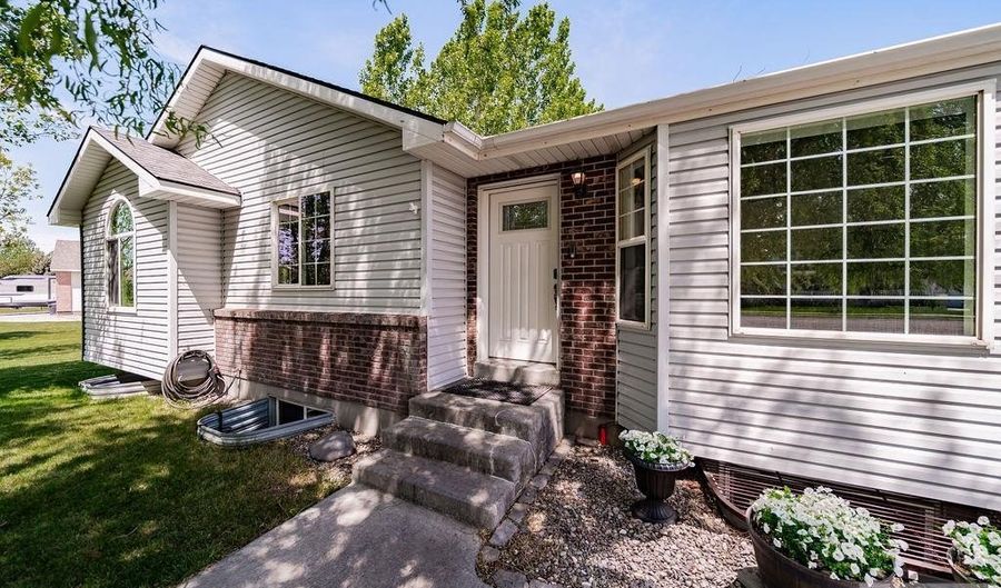 3889 Taylorview Ln, Ammon, ID 83406 - 7 Beds, 3 Bath