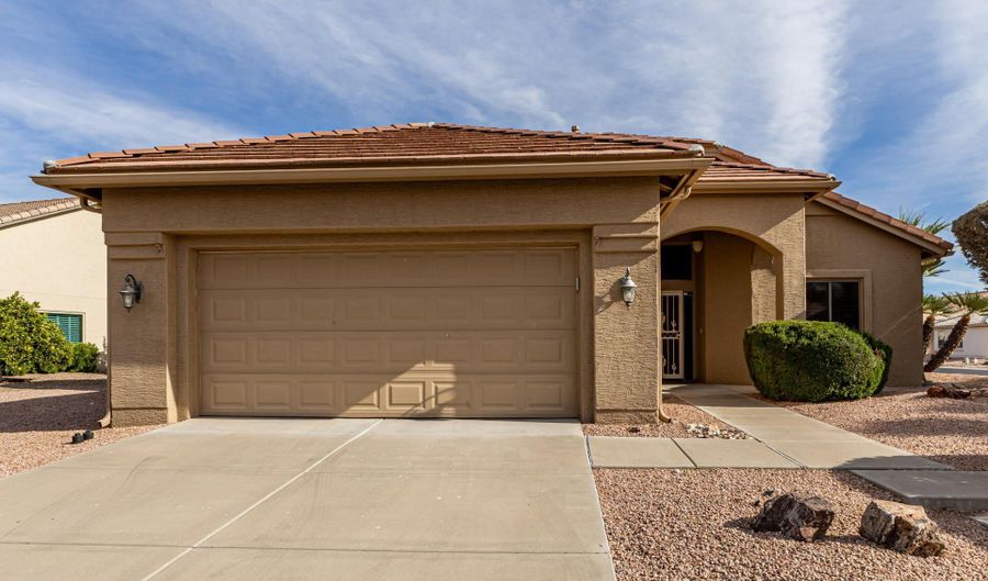 24813 S BRIARCREST Dr, Sun Lakes, AZ 85248 - 2 Beds, 2 Bath