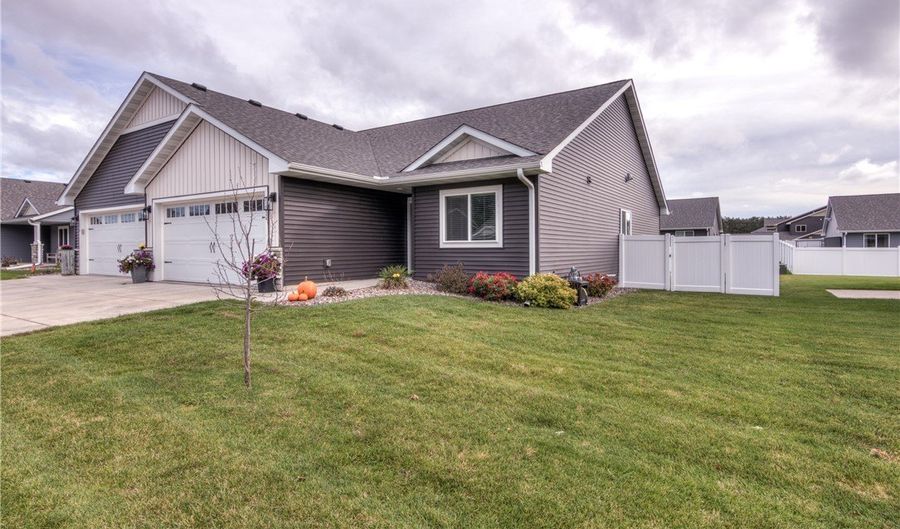 1652 Kyler St, Altoona, WI 54720 - 3 Beds, 3 Bath