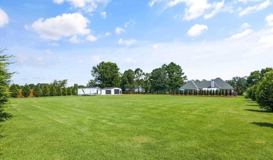 20373 Edgewood Rd, Athens, AL 35614 - 3 Beds, 3 Bath
