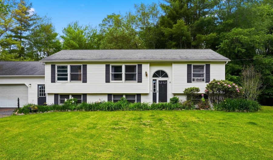 3 Rock Mountain Ests, Accord, NY 12404 - 4 Beds, 2 Bath