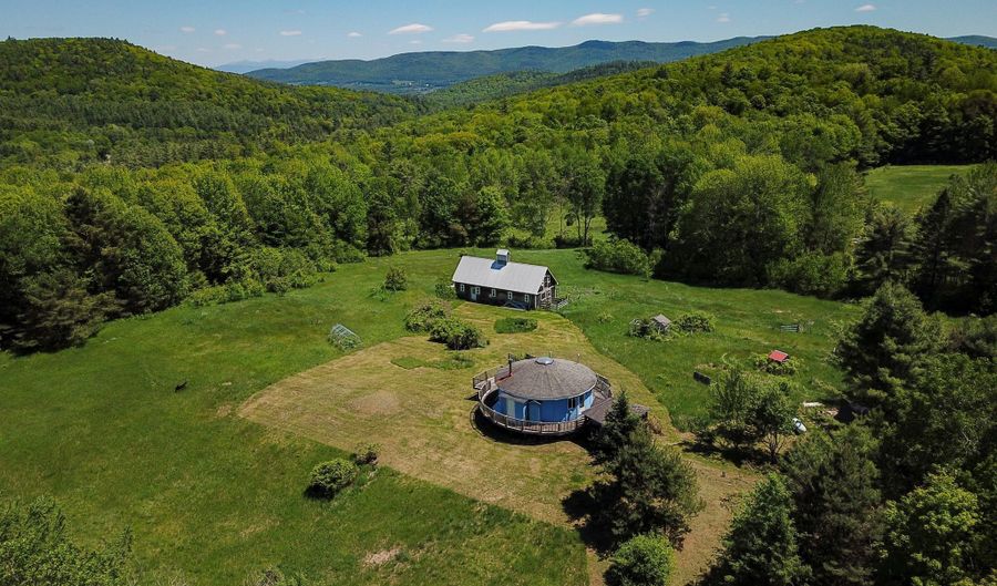 310 Sky View Ln, Barnet, VT 05821 - 1 Beds, 2 Bath