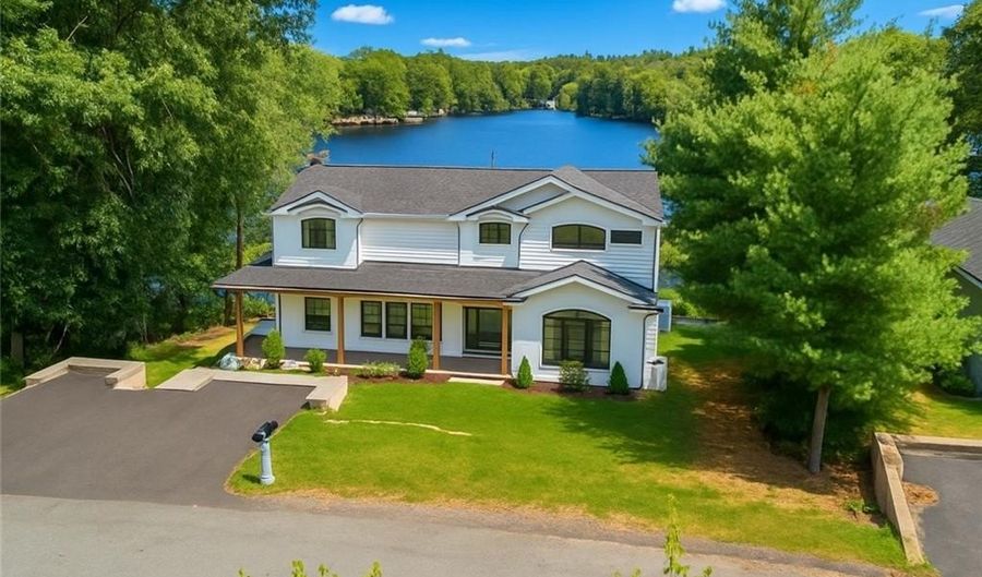 136 Aldrich Rd, Glocester, RI 02857 - 2 Beds, 3 Bath