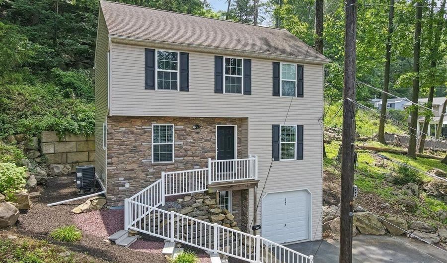 2545 S Albert St, Allentown, PA 18103 - 3 Beds, 2 Bath