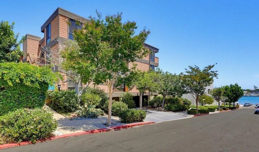 2942 Lawrence St, San Diego, CA 92106 - 3 Beds, 2 Bath