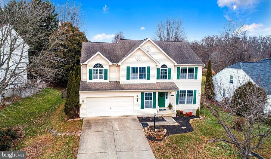 402 HALL St, Bel Air, MD 21014 - 4 Beds, 4 Bath