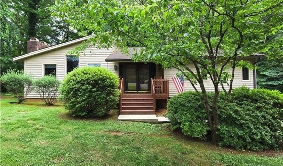 123 Forest Ct, Advance, NC 27006 - 3 Beds, 2 Bath