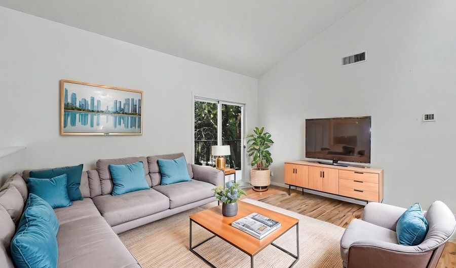 3501 JUAN TABO Blvd NE J4, Albuquerque, NM 87111 - 2 Beds, 2 Bath
