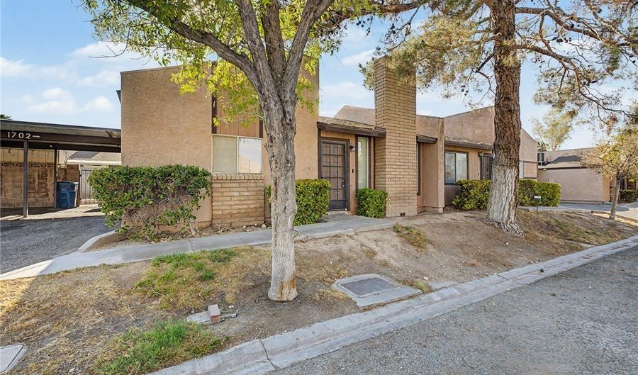 1702 Marathon Dr, Las Vegas, NV 89108 - 2 Beds, 2 Bath