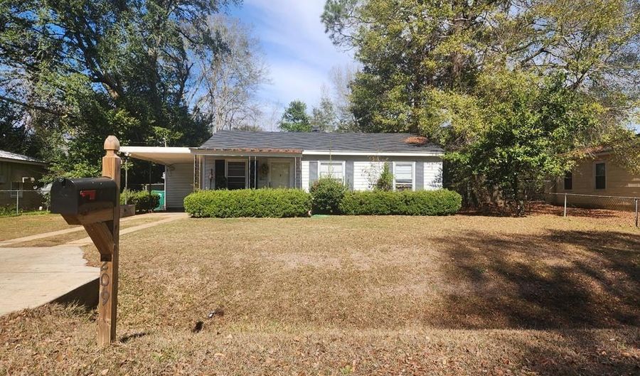 209 Moore Ave, Albany, GA 31705 - 3 Beds, 1 Bath