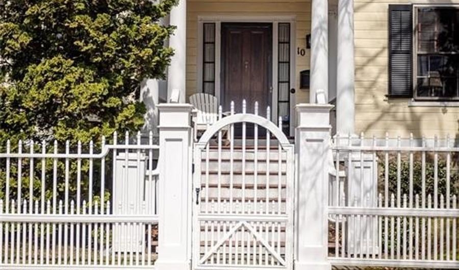 10 Bull St, Newport, RI 02840 - 5 Beds, 4 Bath