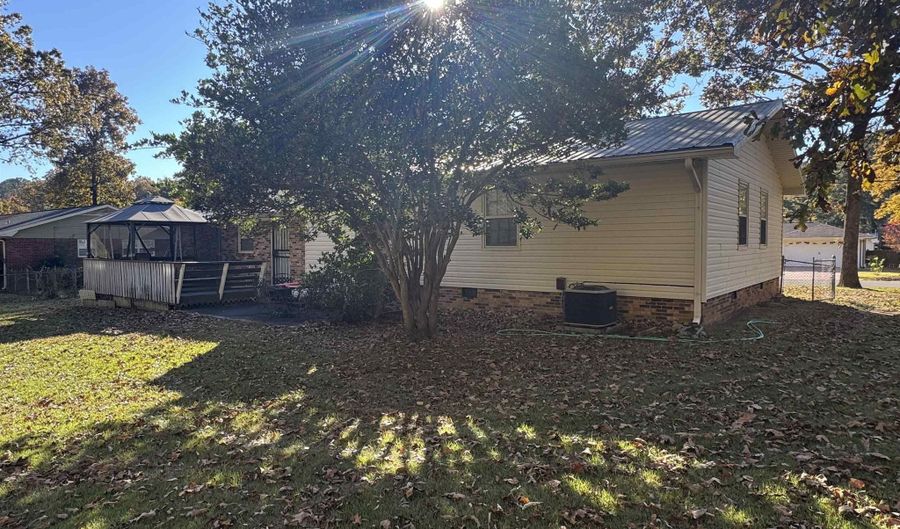 805 HILTON Rd, Anniston, AL 36207 - 3 Beds, 2 Bath