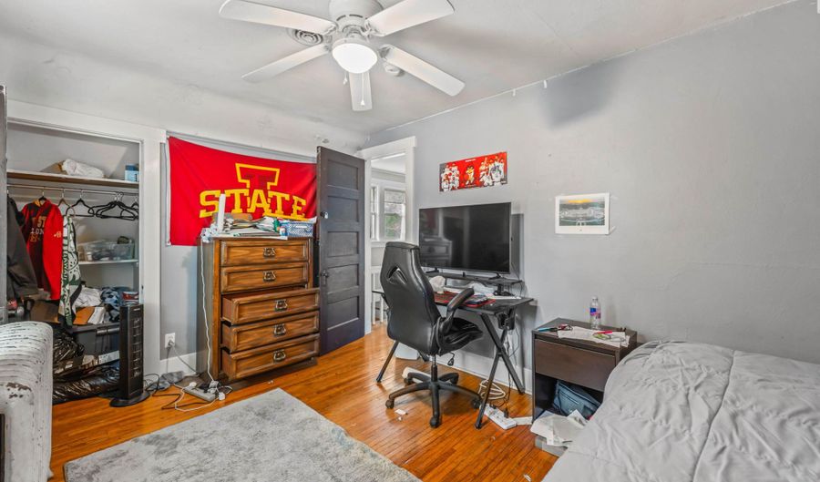 2912 Wood St, Ames, IA 50014 - 4 Beds, 2 Bath