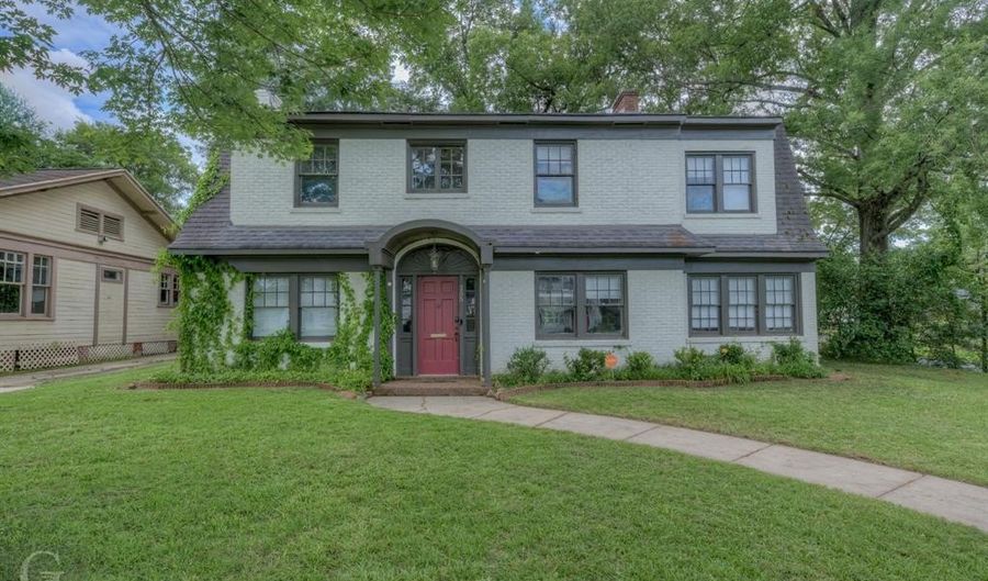 255 Columbia St, Shreveport, LA 71104 - 3 Beds, 3 Bath