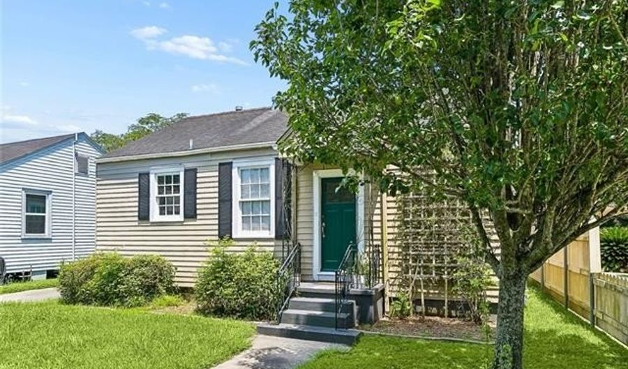 417 LEBEAU St, Arabi, LA 70032 - 2 Beds, 1 Bath