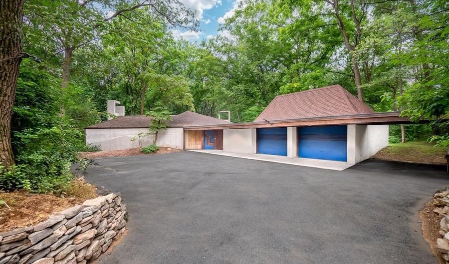 2300 S CEDAR CREST Blvd, Allentown, PA 18103 - 3 Beds, 4 Bath