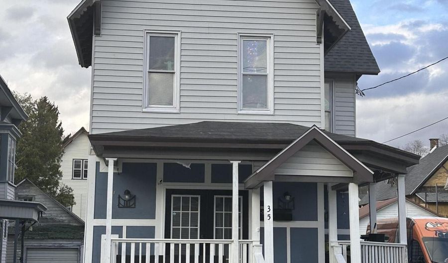 35 Grand St, Amsterdam, NY 12010 - 3 Beds, 3 Bath