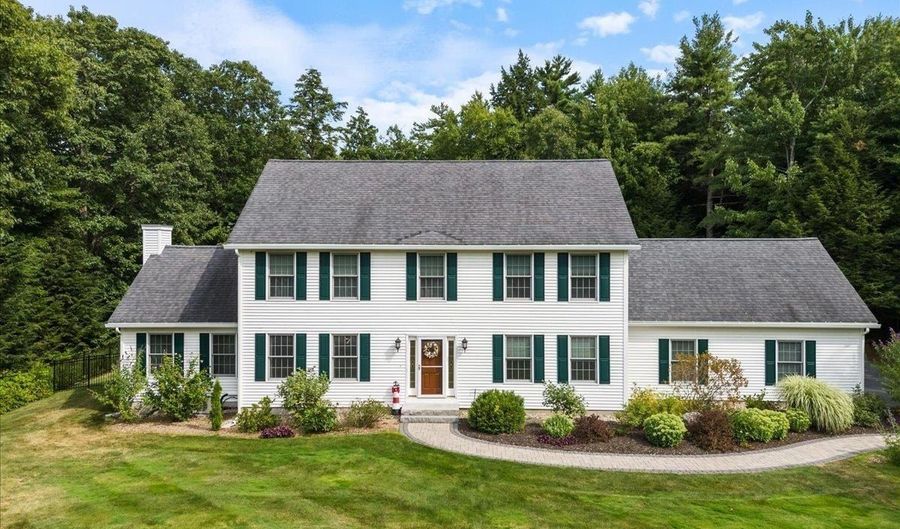 4 Dunnmoore Dr, Bow, NH 03304 - 4 Beds, 3 Bath