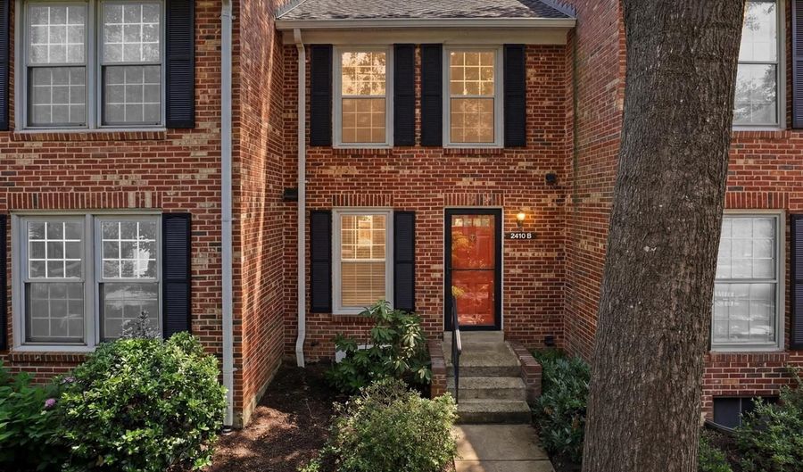 2410 S WALTER REED Dr 2, Arlington, VA 22206 - 2 Beds, 2 Bath