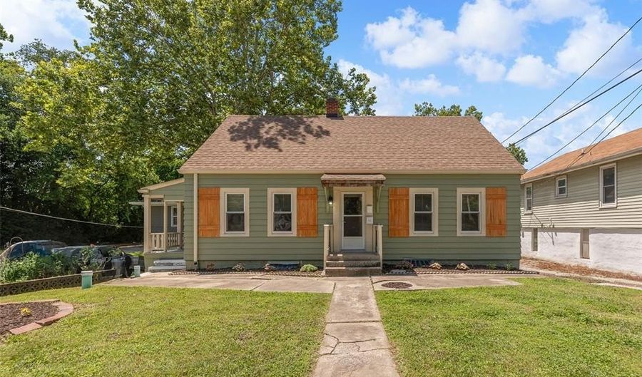 1708 Lucille Ave, Alton, IL 62002 - 4 Beds, 2 Bath