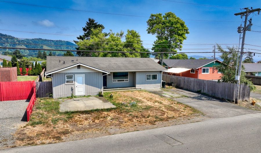 388 TANBARK Rd, Brookings, OR 97415 - 3 Beds, 2 Bath
