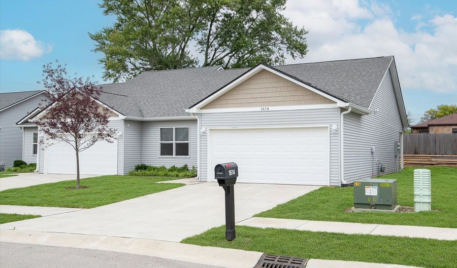 1614 Capra Ct, Beech Grove, IN 46107 - 2 Beds, 2 Bath